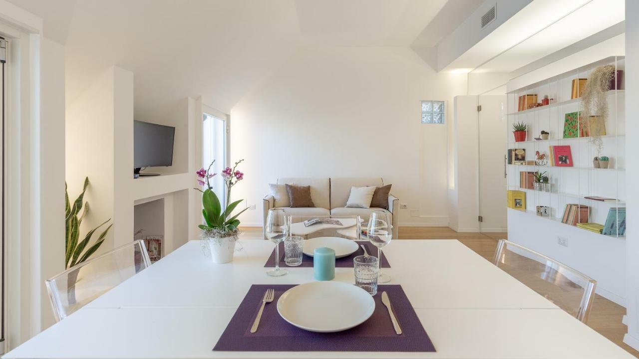 Stunning View Apartment Милан Экстерьер фото